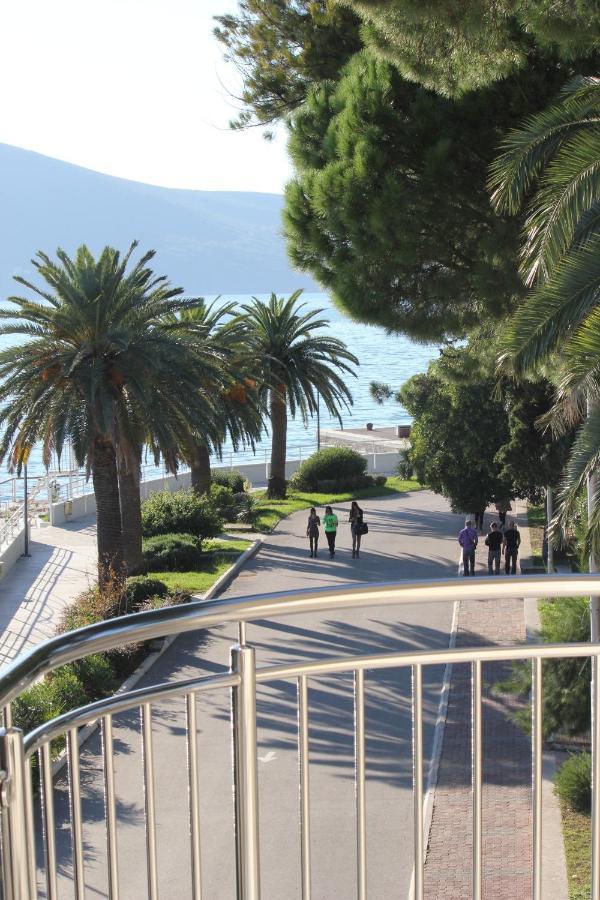 Chic Apartment In The City Center By The Sea Tivat Eksteriør billede
