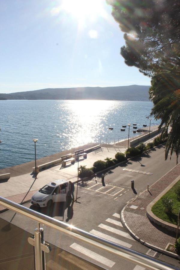 Chic Apartment In The City Center By The Sea Tivat Eksteriør billede