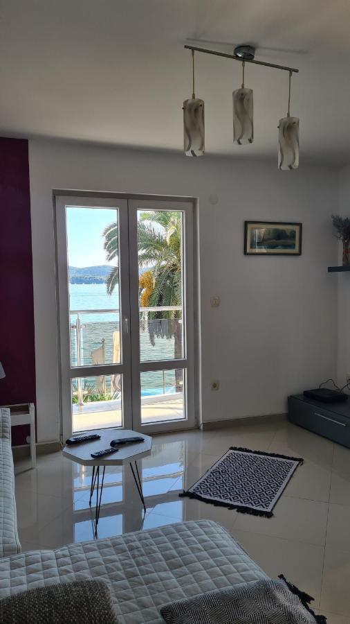 Chic Apartment In The City Center By The Sea Tivat Eksteriør billede