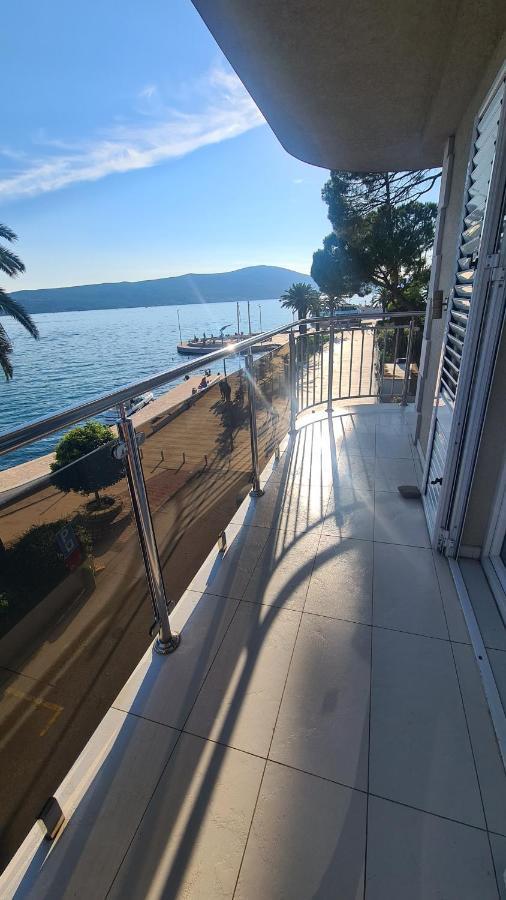 Chic Apartment In The City Center By The Sea Tivat Eksteriør billede