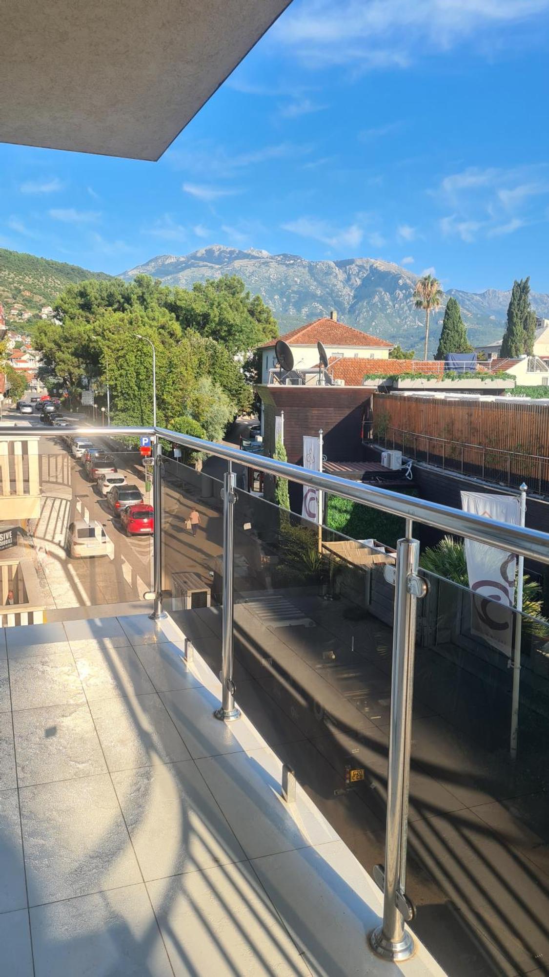 Chic Apartment In The City Center By The Sea Tivat Eksteriør billede
